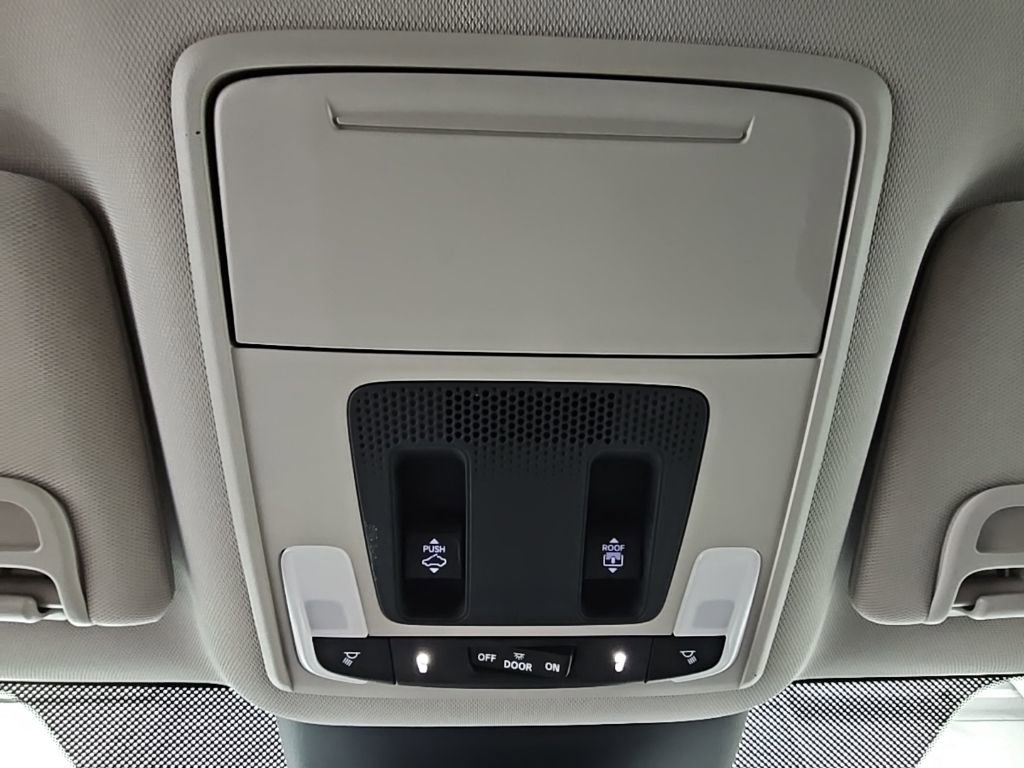 Used 2023 Honda Pilot Elite image 24