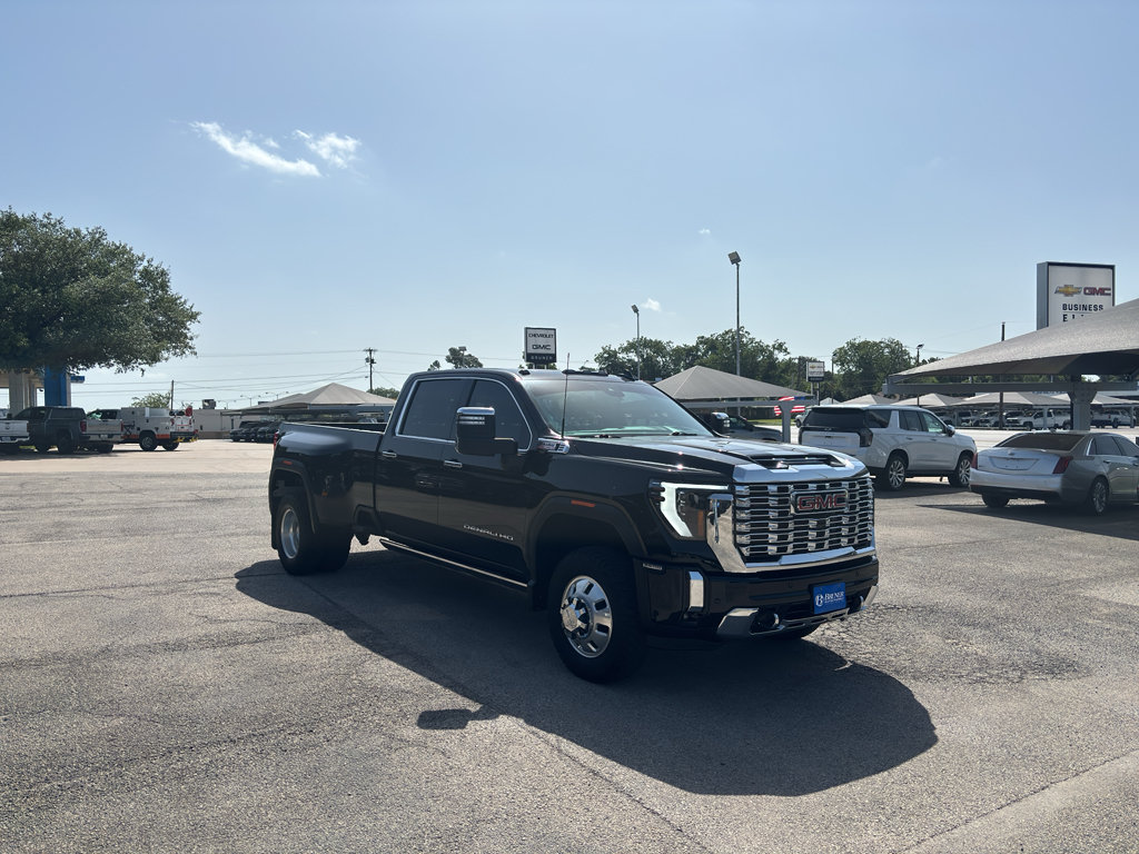 Certified 2024 GMC Sierra 3500 Denali w/ Denali Reserve Package AWD/4WD image 3