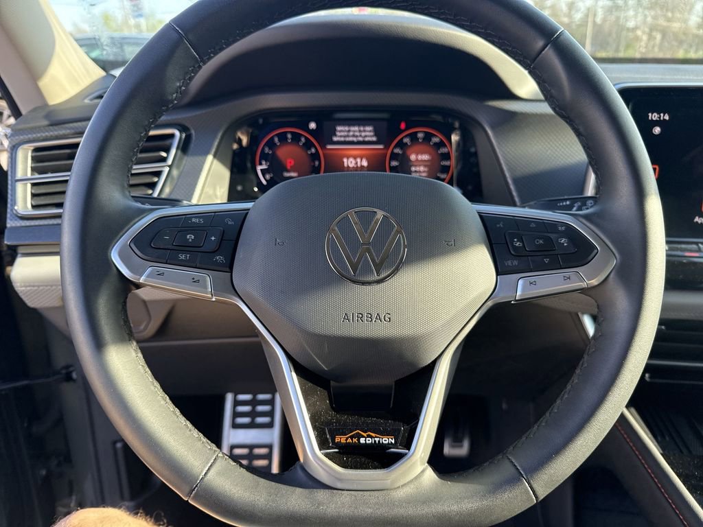 Used 2025 Volkswagen Atlas Peak Edition SE image 18