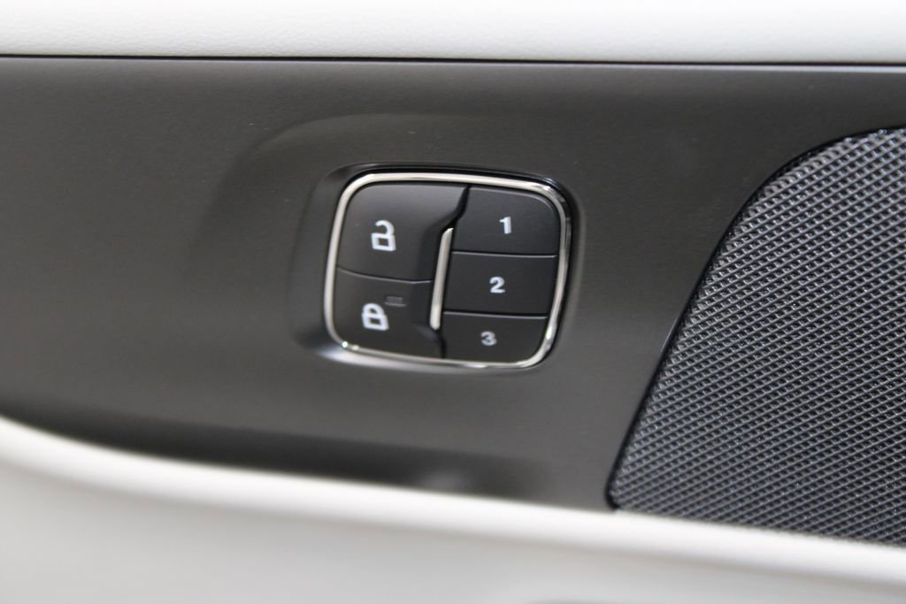 New 2026 Lincoln Nautilus Premier image 38