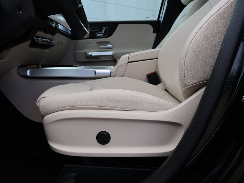 New 2026 Mercedes-Benz GLB 250 4MATIC image 37