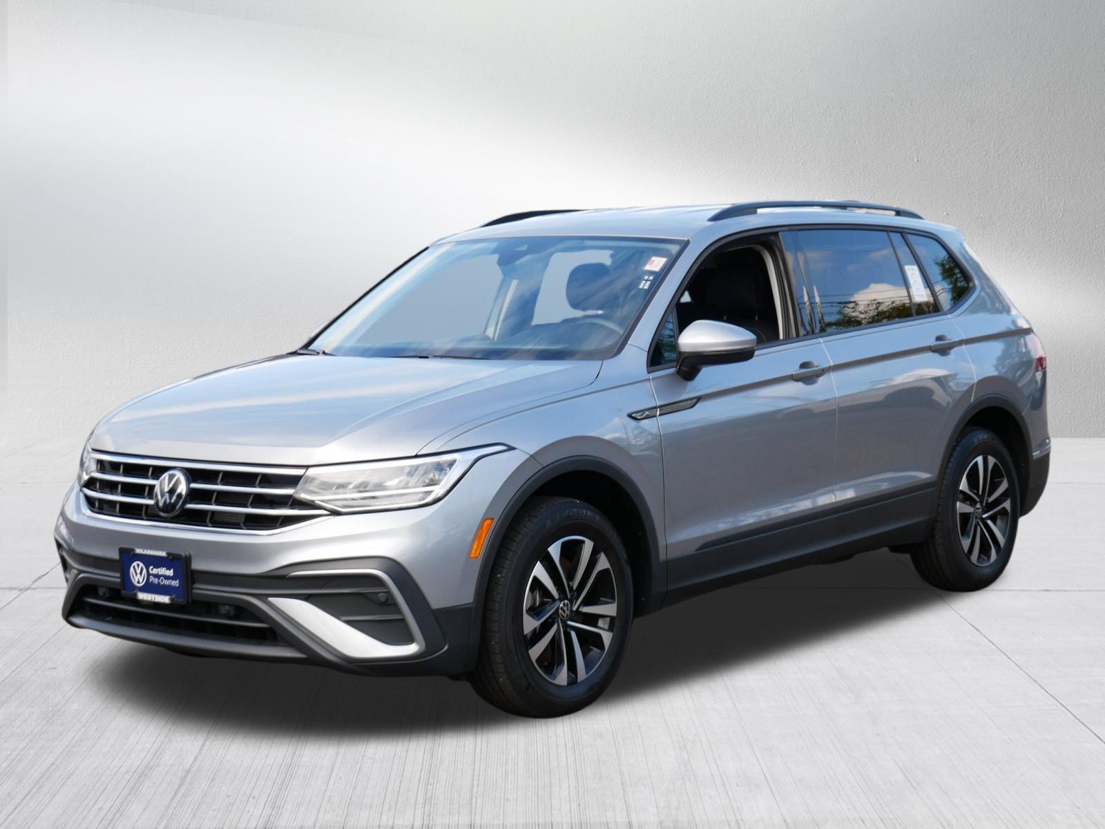 Certified 2024 Volkswagen Tiguan S AWD/4WD image 3