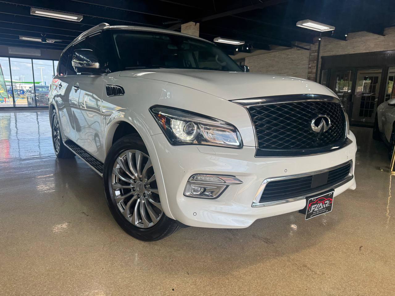 Used 2017 INFINITI QX80 2WD w/ Deluxe Technology Package