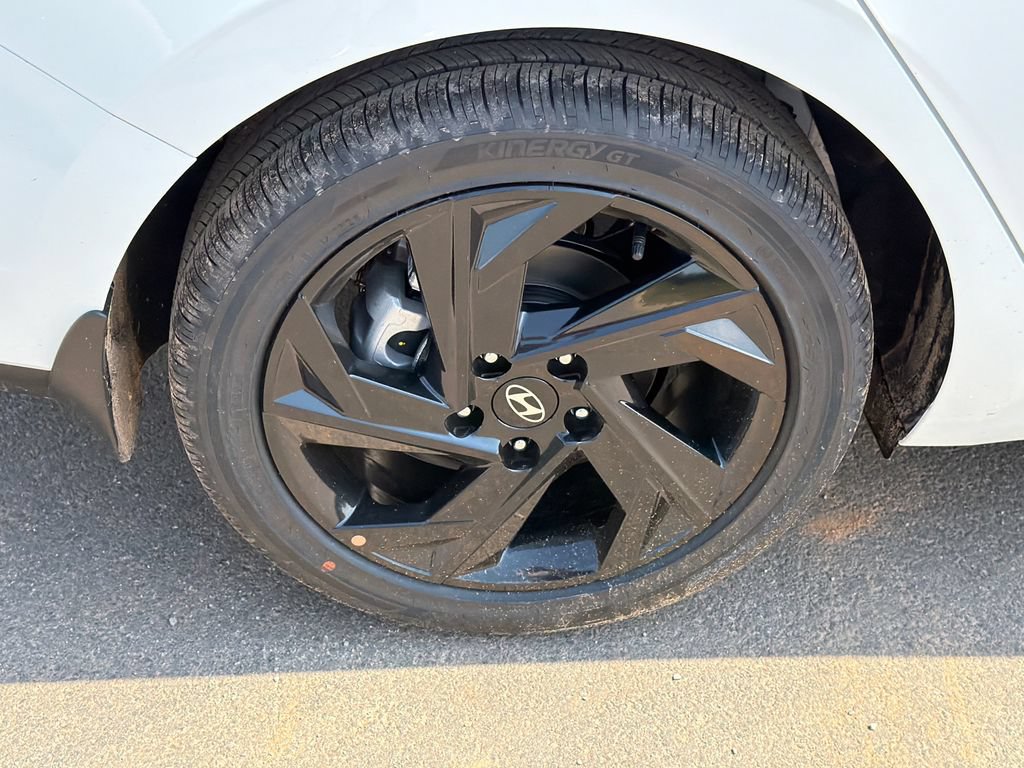 New 2026 Hyundai Elantra Sport FWD image 18