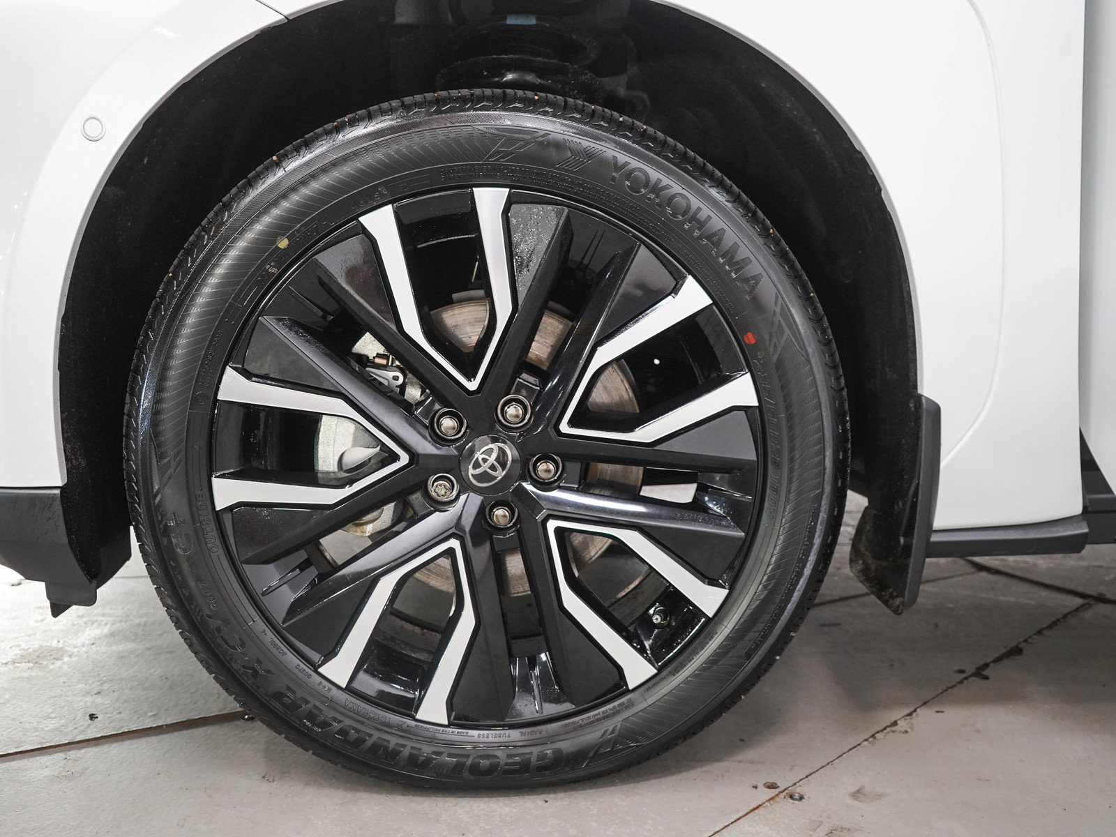 Certified 2026 Toyota bZ AWD/4WD image 30