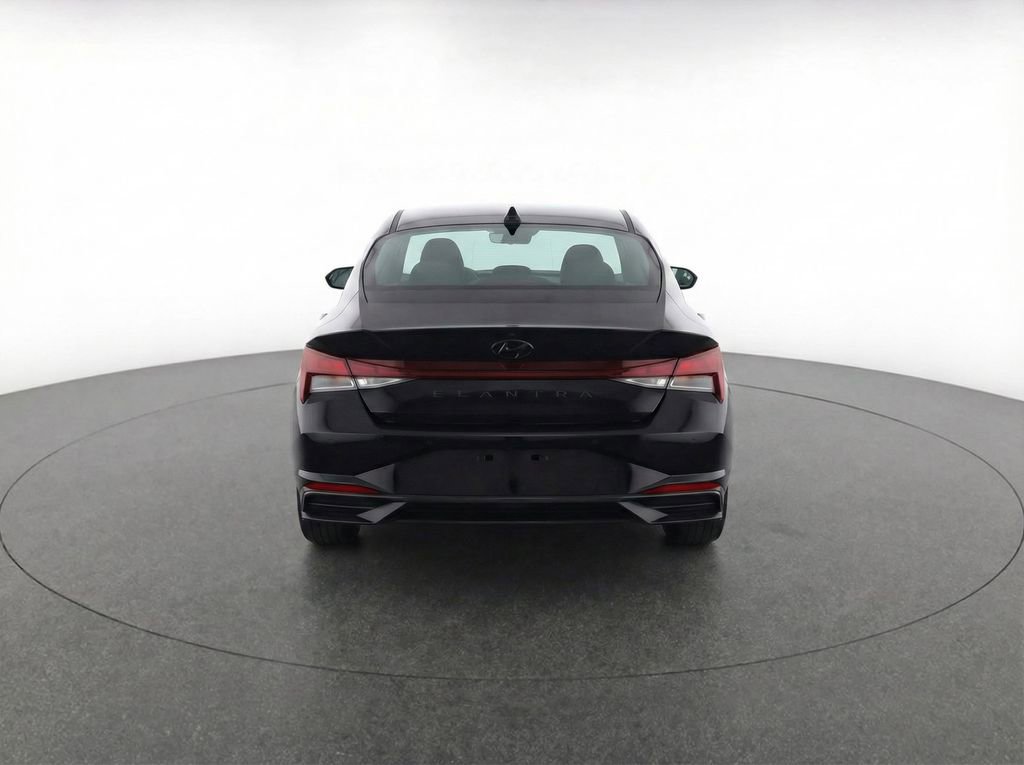 Used 2023 Hyundai Elantra SEL image 9