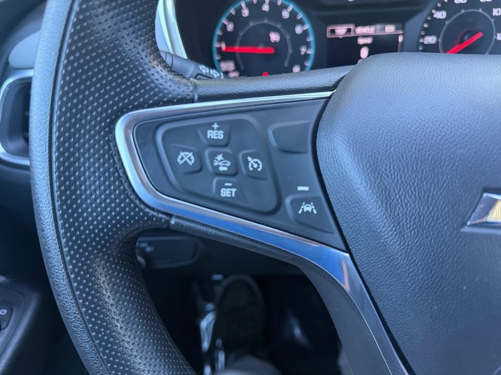 Used 2022 Chevrolet Equinox LS w/ Driver Confidence II Package FWD image 19
