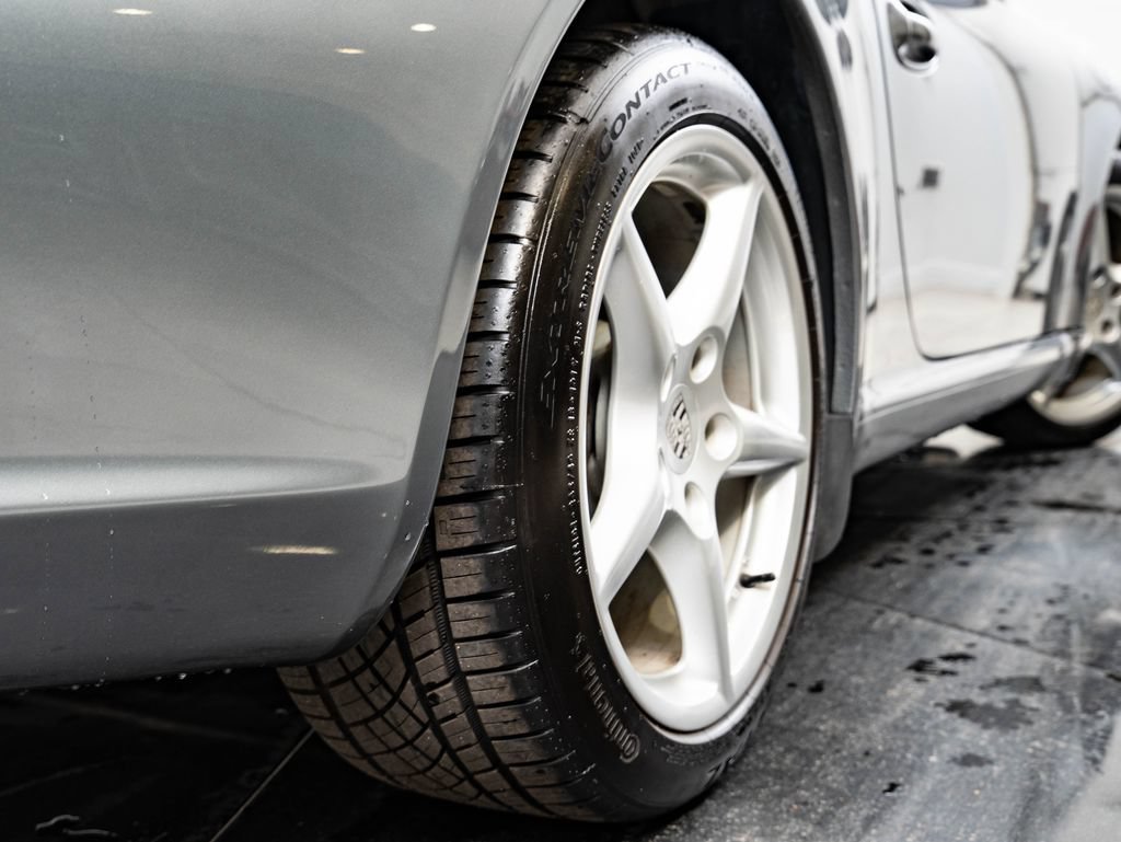 Used 2005 Porsche 911 Carrera RWD image 44