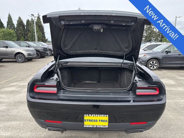 Used 2018 Dodge Challenger R/T RWD image 9