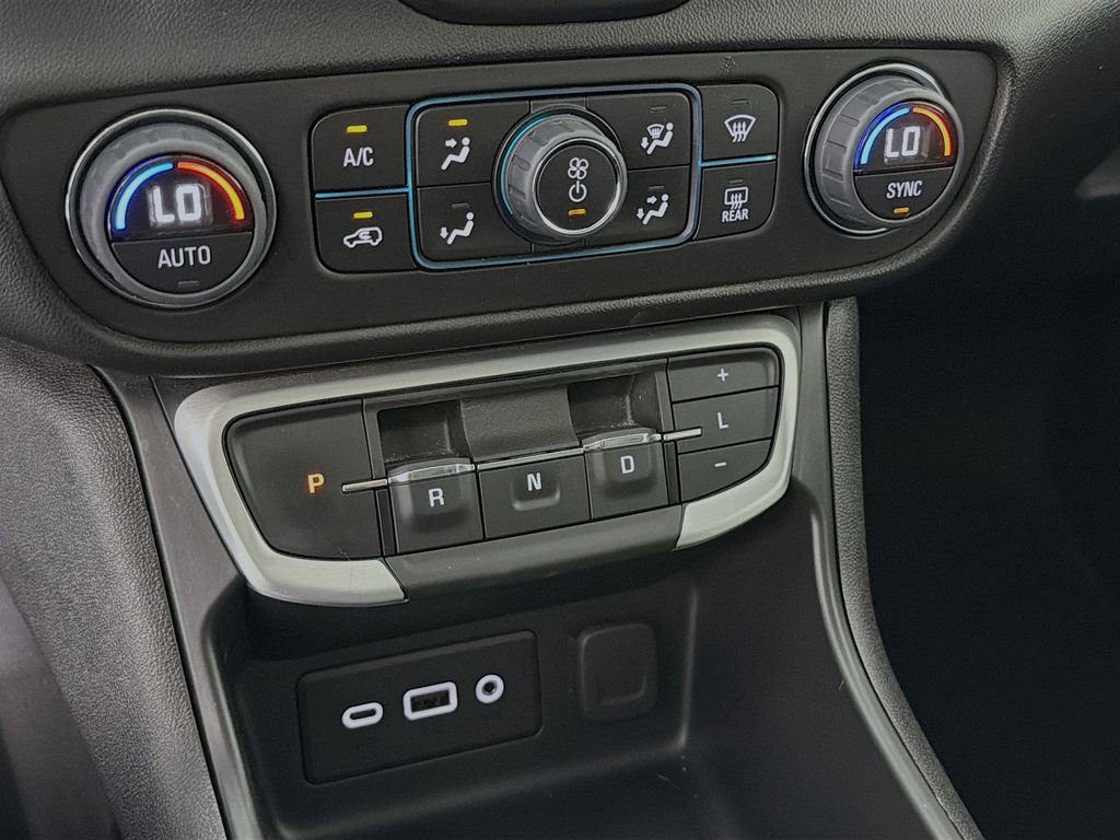 Used 2024 GMC Terrain SLE w/ Driver Convenience Package FWD image 20