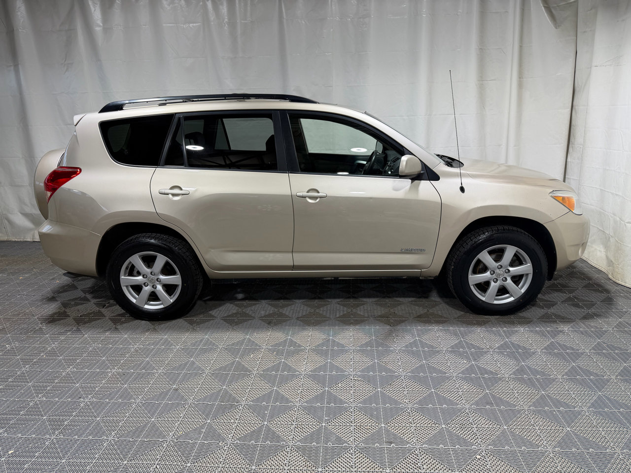 Used 2007 Toyota RAV4 Limited image 9