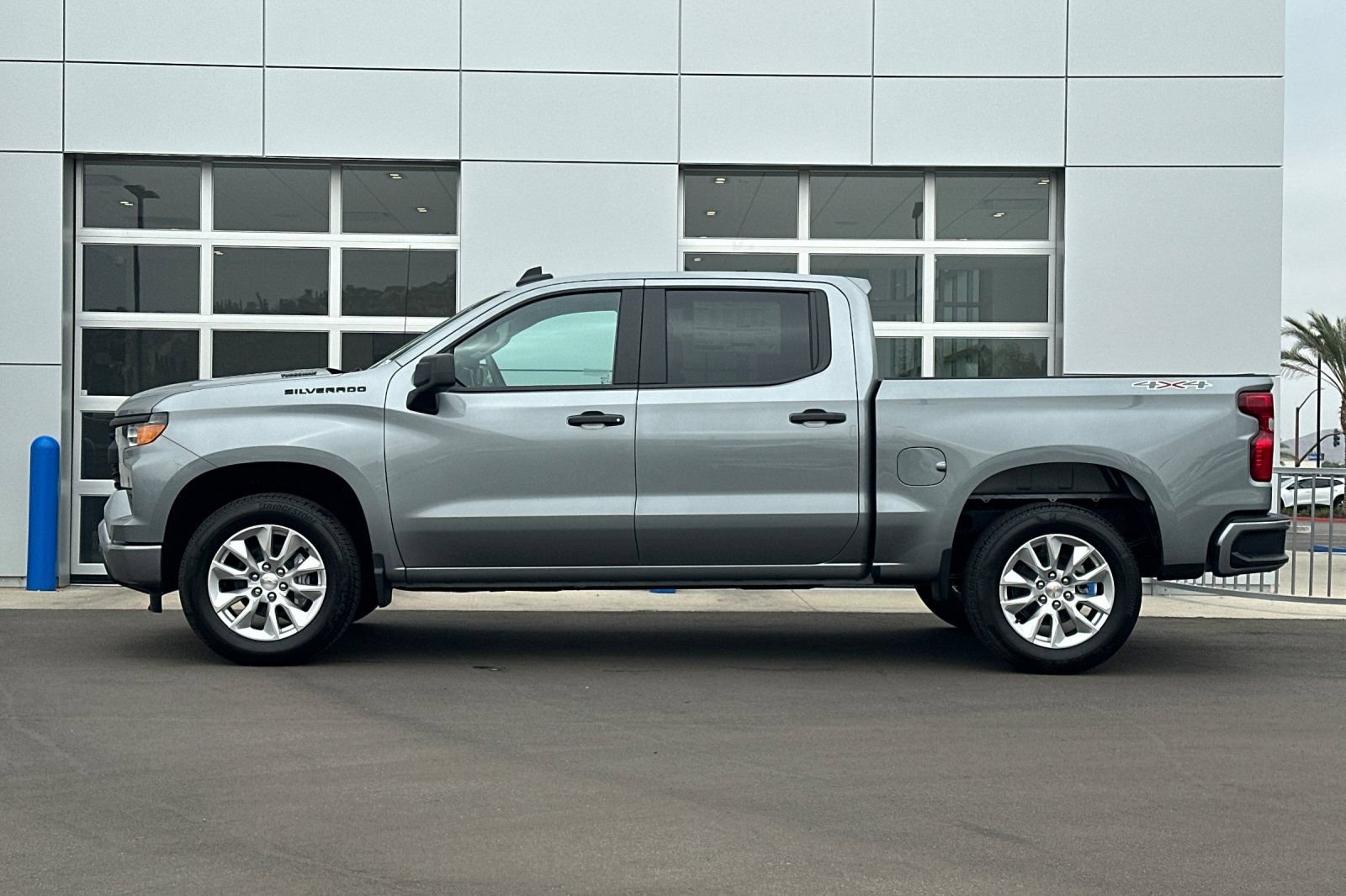 New 2026 Chevrolet Silverado 1500 Custom w/ LPO, Dark Essentials Package AWD/4WD image 7