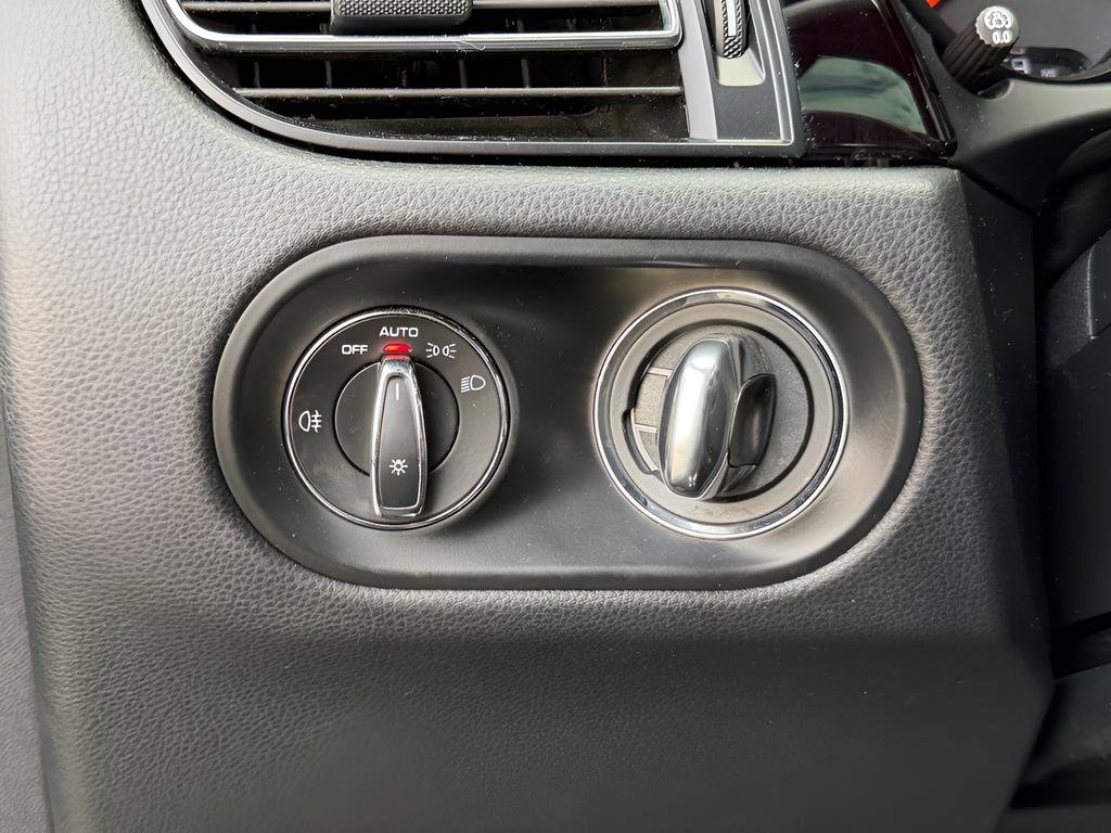 Used 2021 Porsche Macan image 42