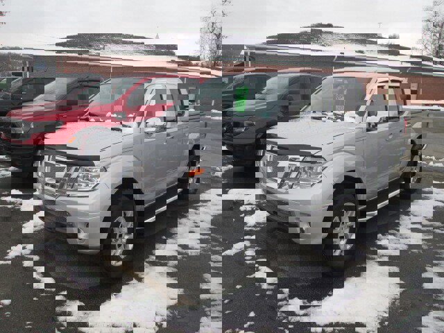 Used 2019 Nissan Frontier SV image 4