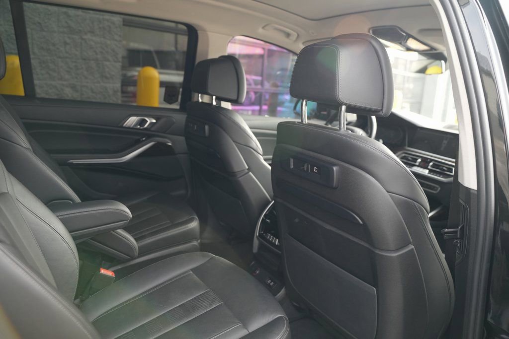 Used 2020 BMW X7 xDrive40i w/ Luxury Seating Package image 40
