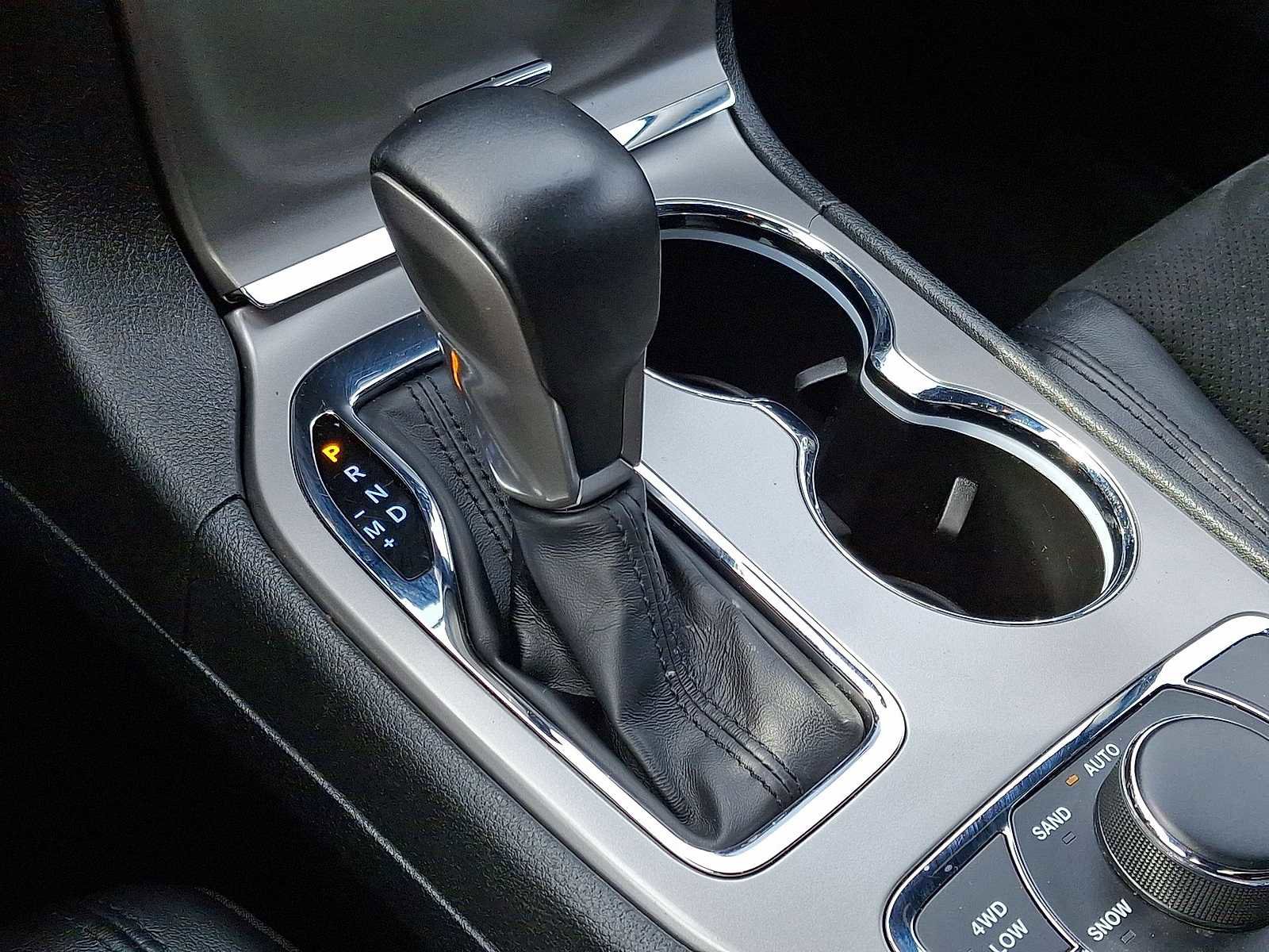 Used 2022 Jeep Grand Cherokee Laredo X image 22