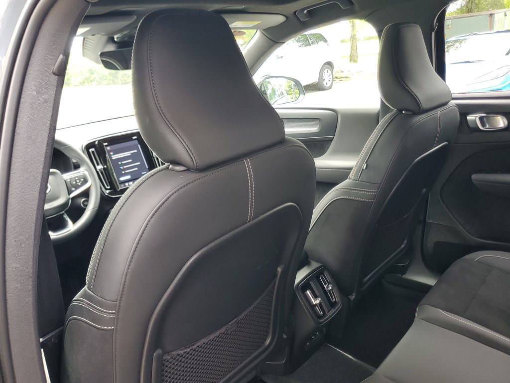Certified 2023 Volvo XC40 B5 Plus w/ Climate Package AWD/4WD image 12