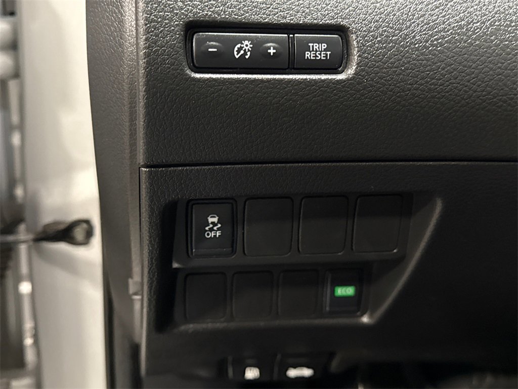 Used 2017 Nissan Rogue Sport SV image 24