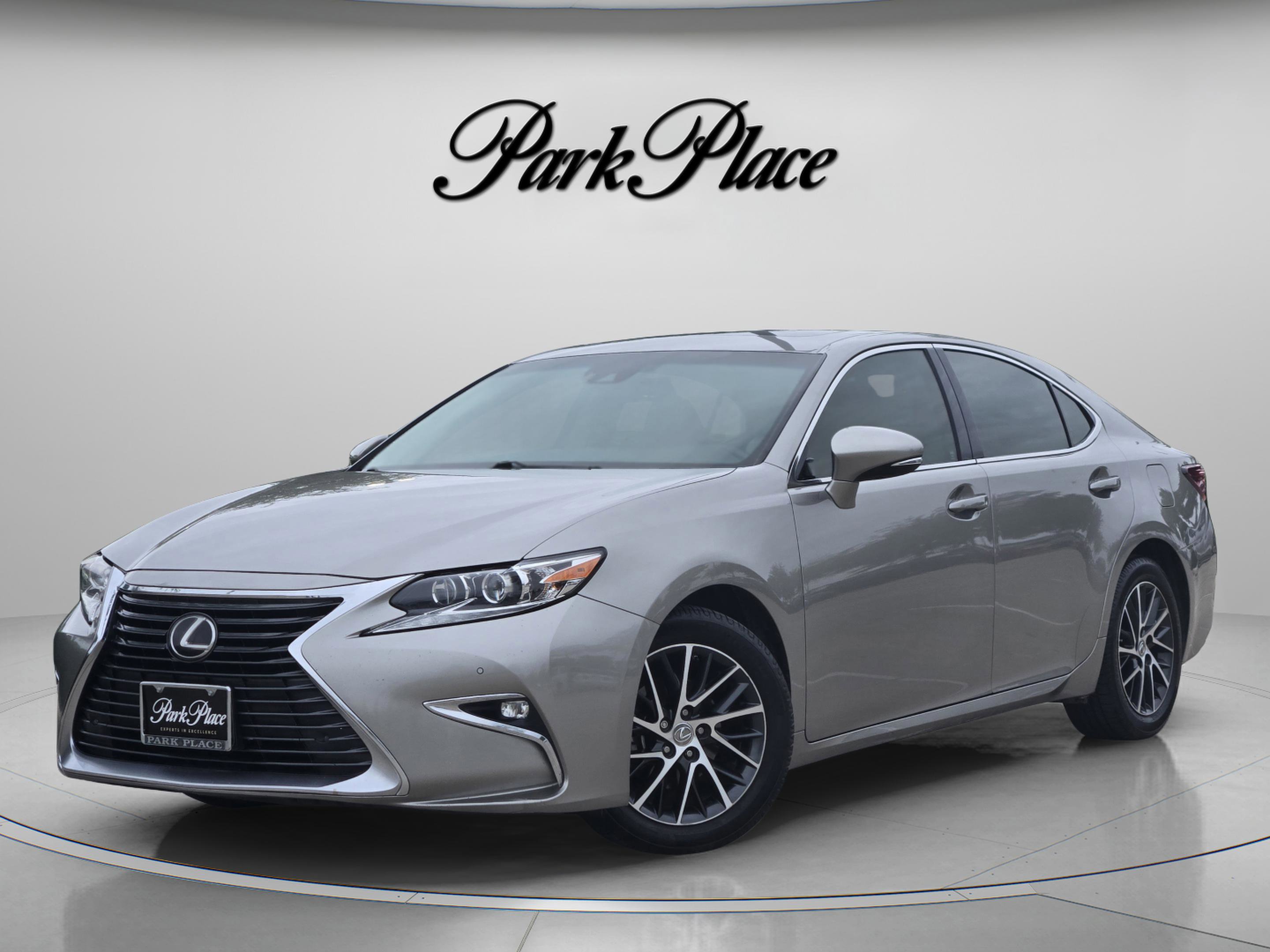 Used 2017 Lexus ES 350 w/ Luxury Package FWD image 1