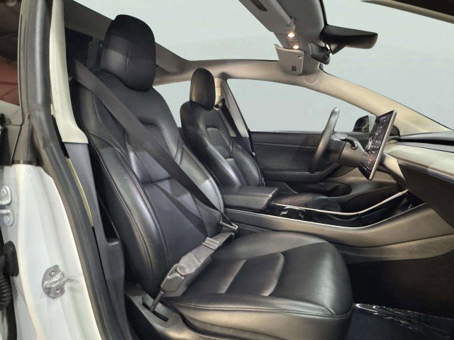 Used 2020 Tesla Model 3 Standard Range Plus image 38