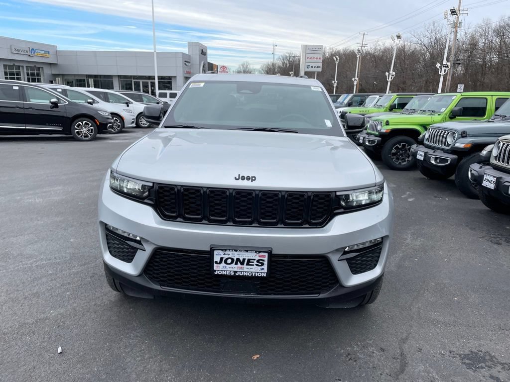 New 2025 Jeep Grand Cherokee Limited w/ Black Appearance Package AWD/4WD image 3