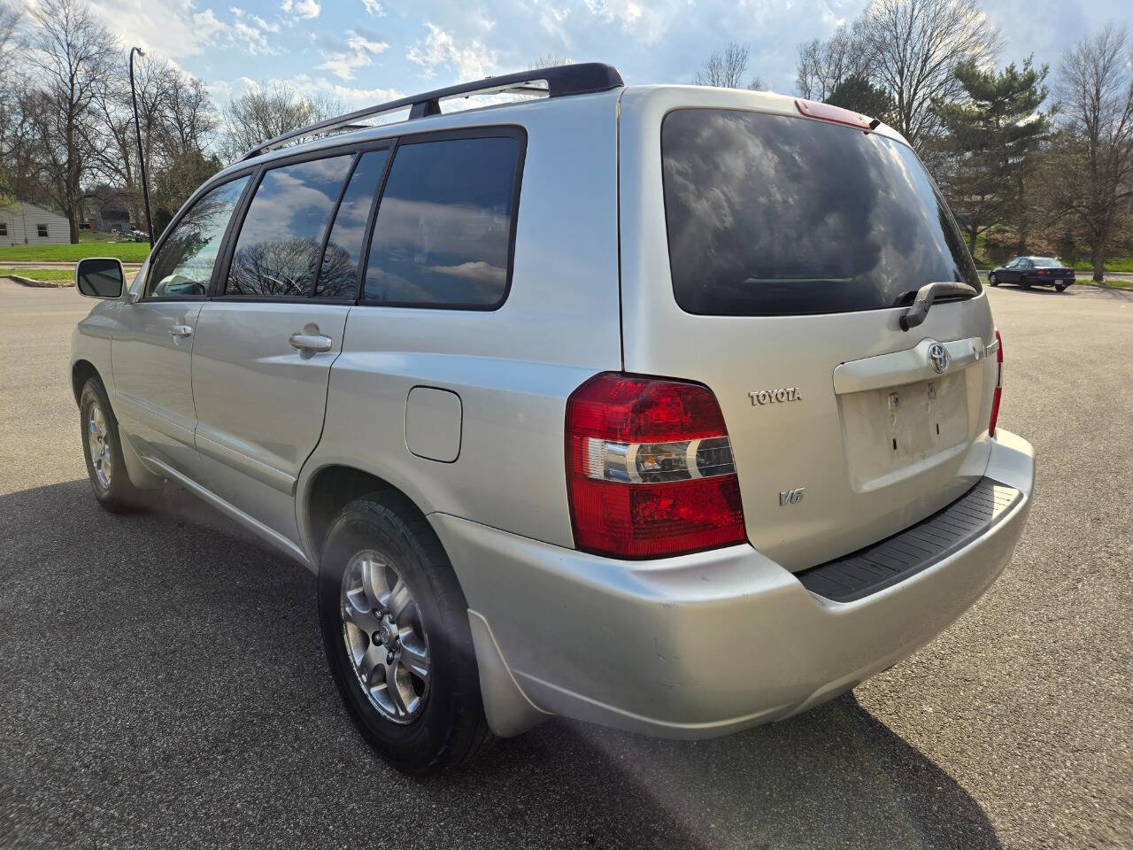 Used 2005 Toyota Highlander 2WD V6 w/ 3rd Row image 5
