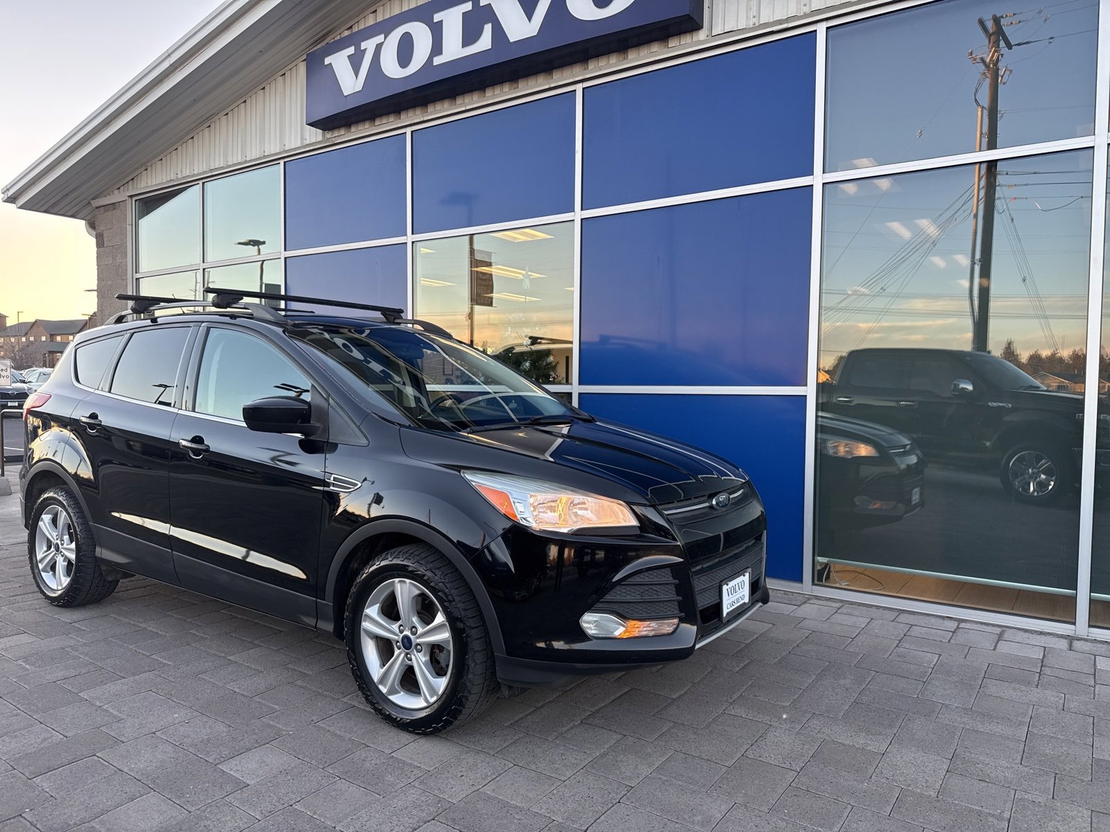 Used 2016 Ford Escape SE image 1