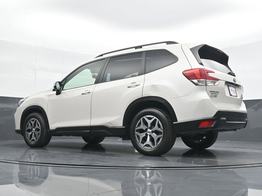 Used 2021 Subaru Forester Premium image 19