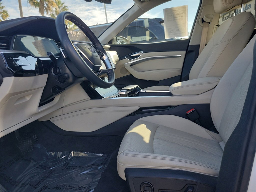 Used 2021 Audi e-tron Premium Plus w/ Premium Plus Package image 11
