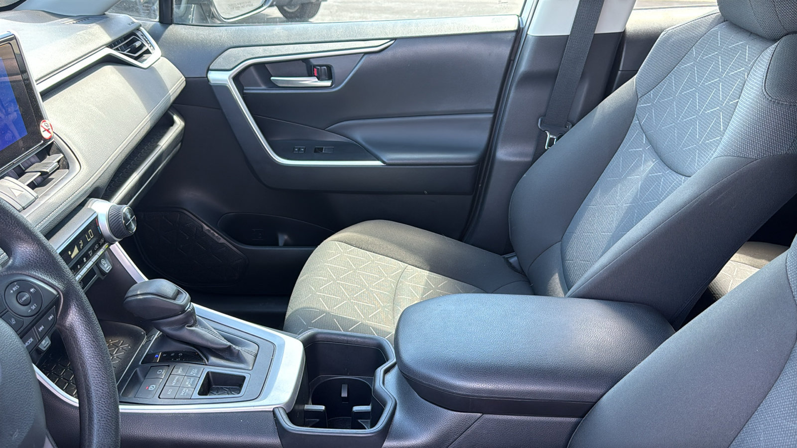 Certified 2025 Toyota RAV4 XLE AWD/4WD image 15