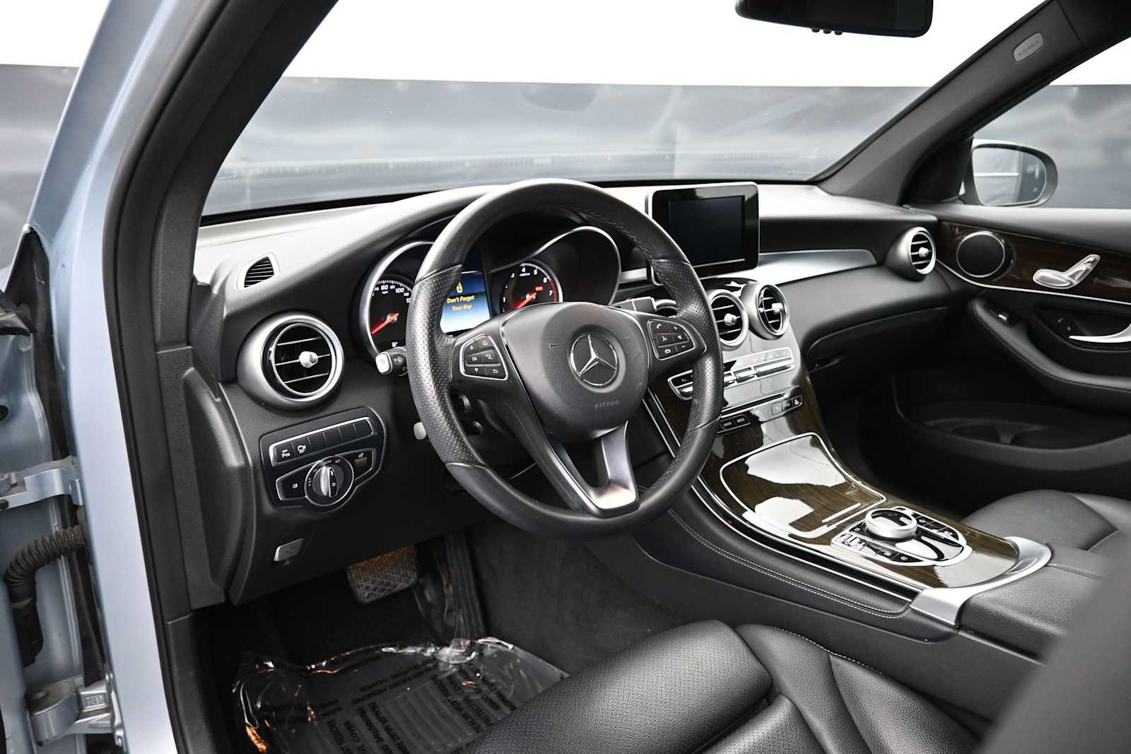 Used 2018 Mercedes-Benz GLC 300 image 4