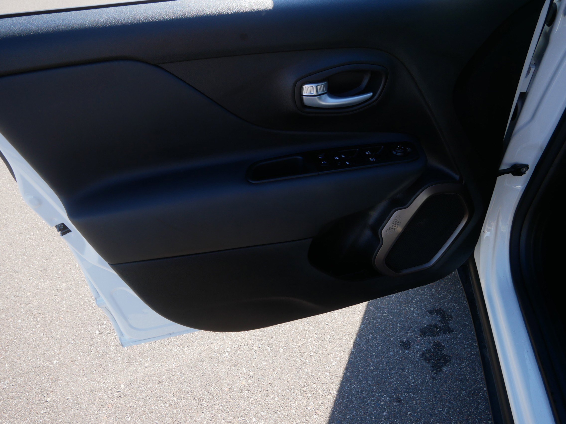 Used 2023 Jeep Renegade Latitude AWD/4WD image 20