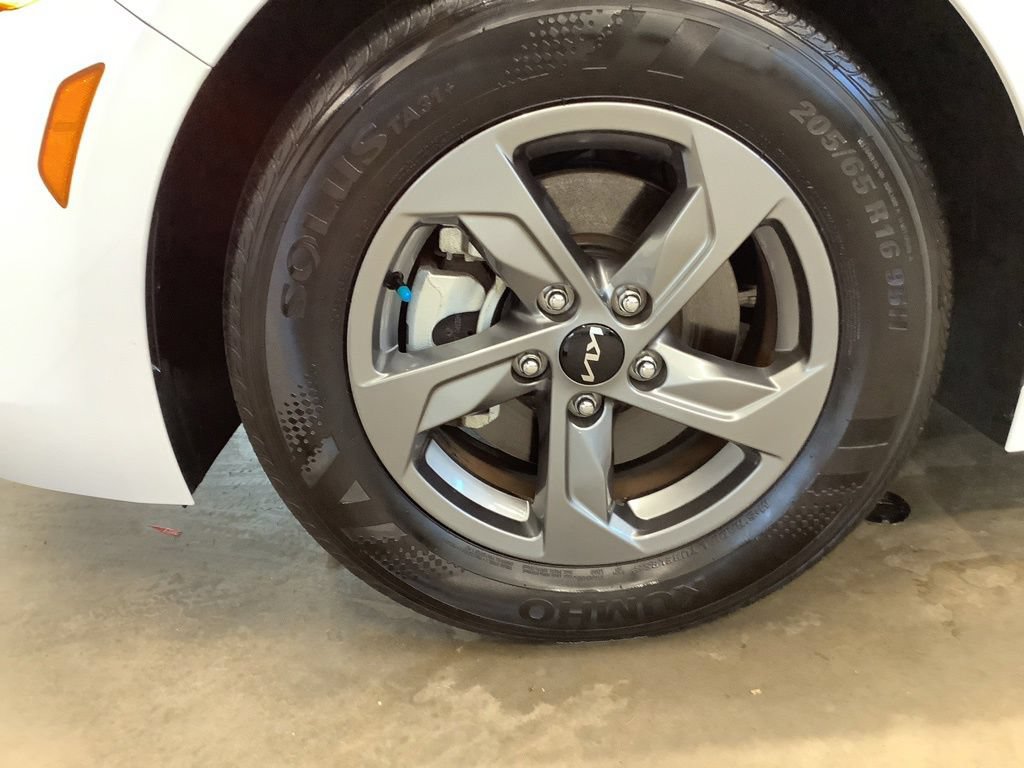 Certified 2024 Kia K5 LXS FWD image 20