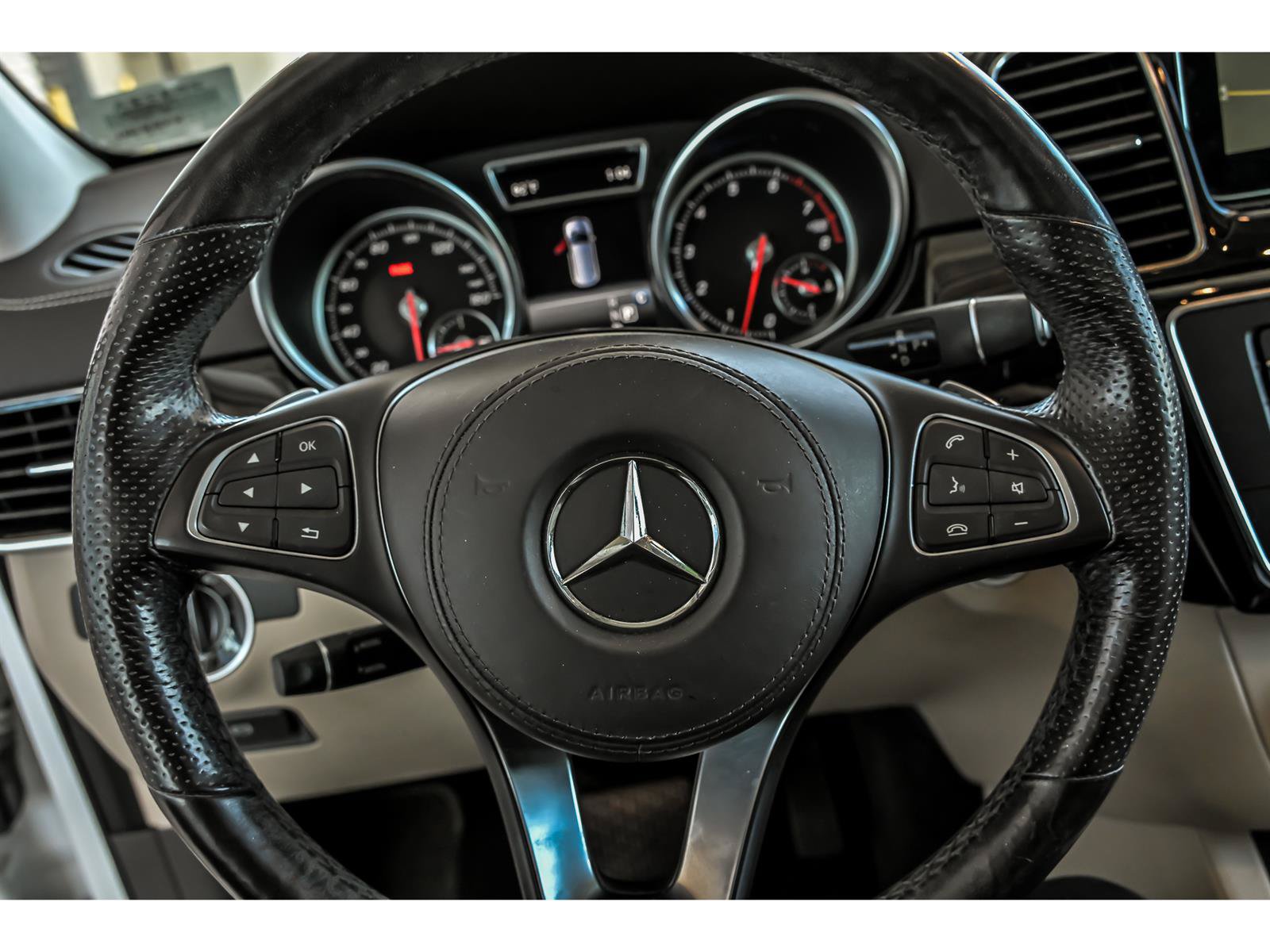 Used 2017 Mercedes-Benz GLS 450 4MATIC image 17