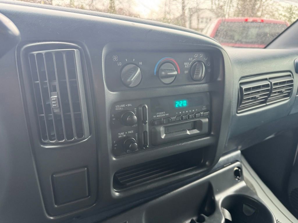 Used 2000 Chevrolet Express 3500 Extended Passenger w/ LS Preferred Equipment Group RWD image 30
