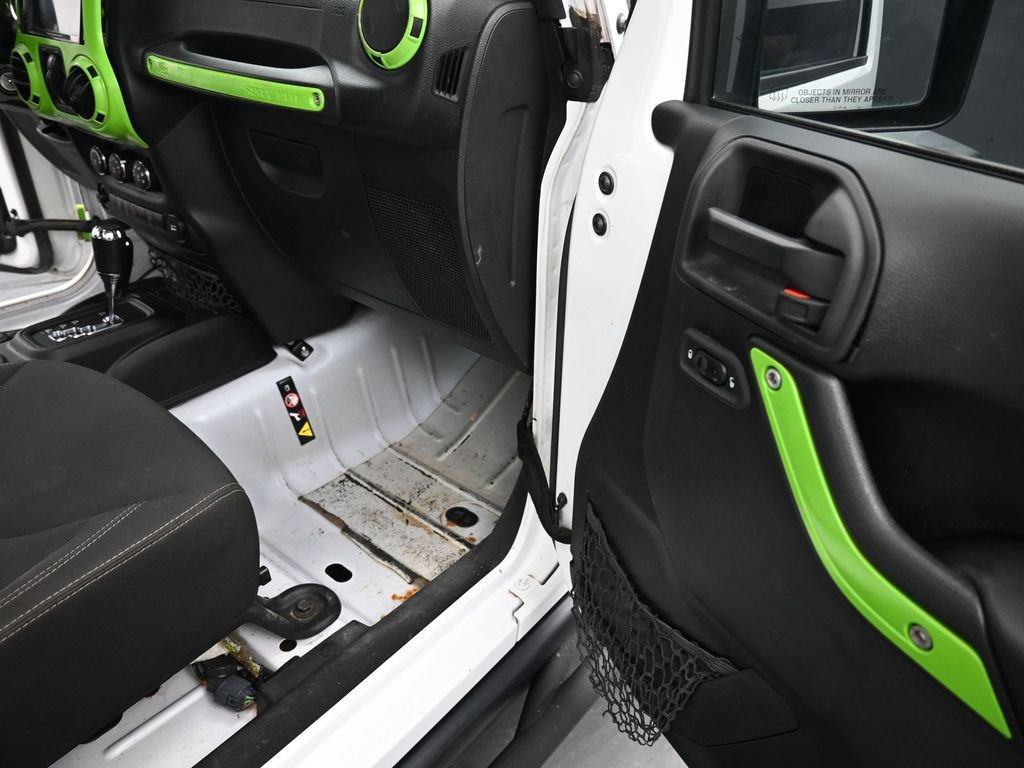 Used 2017 Jeep Wrangler Unlimited Rubicon image 24