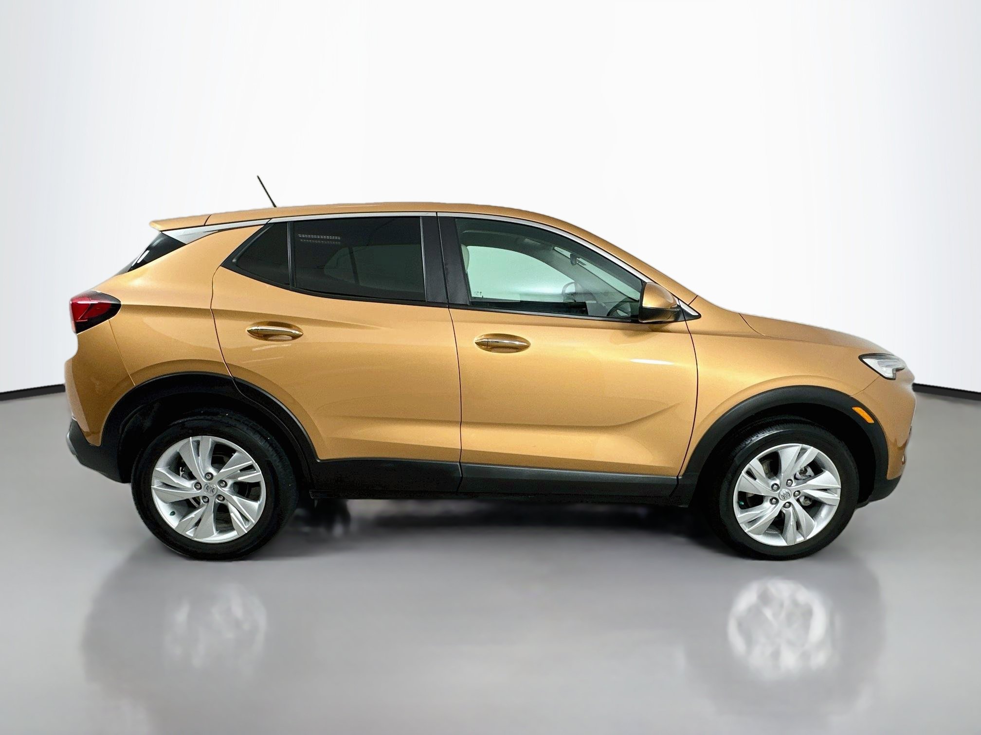 Used 2024 Buick Encore GX Preferred w/ Comfort Package AWD/4WD image 8
