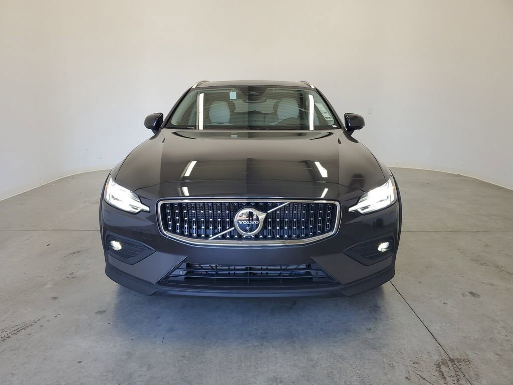 New 2025 Volvo V60 B5 Cross Country Ultra w/ Protection Package Premier image 2