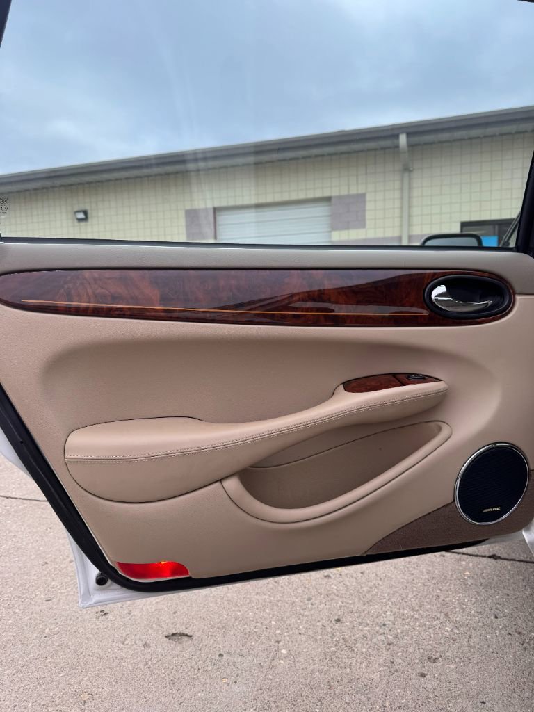 Used 2001 Jaguar XJ Vanden Plas image 19