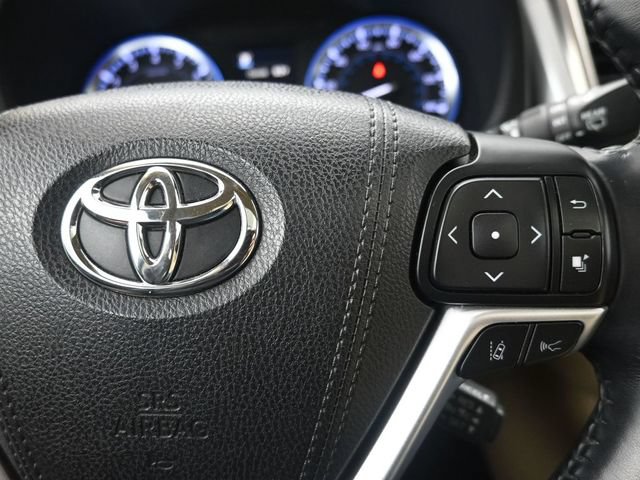 Used 2018 Toyota Highlander XLE w/ Protection Package #3 AWD/4WD image 30