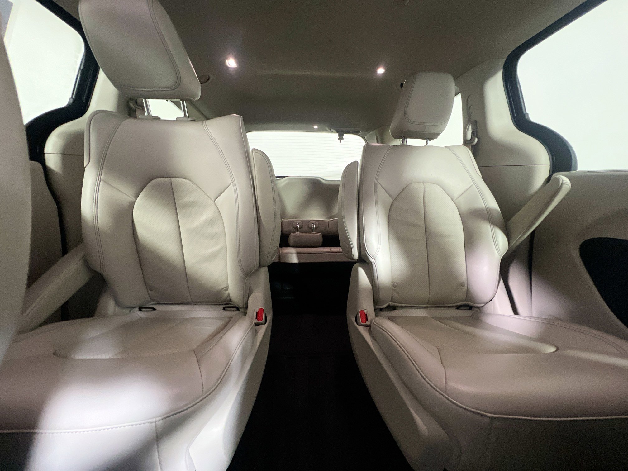 Used 2020 Chrysler Pacifica Touring-L w/ Premium Audio Group image 33