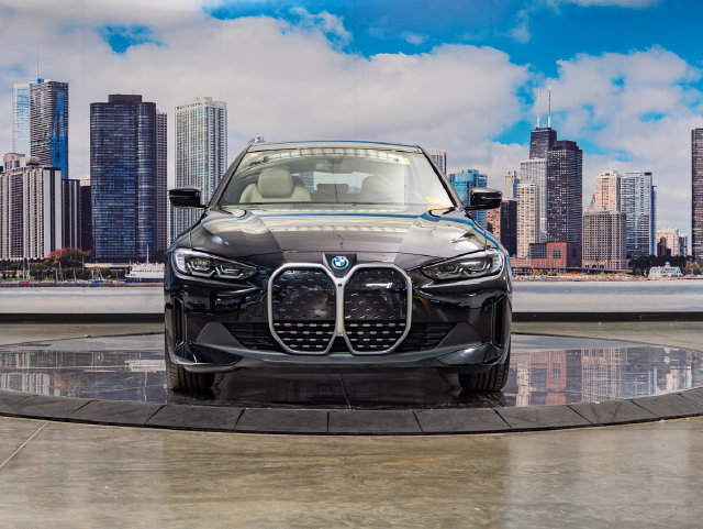 Used 2023 BMW i4 eDrive35 w/ Premium Package RWD image 3