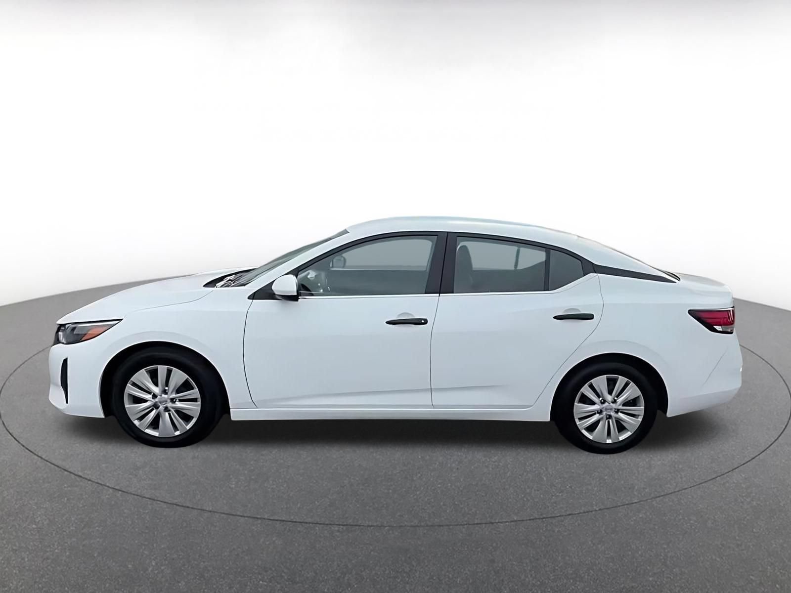 Used 2025 Nissan Sentra S FWD image 9