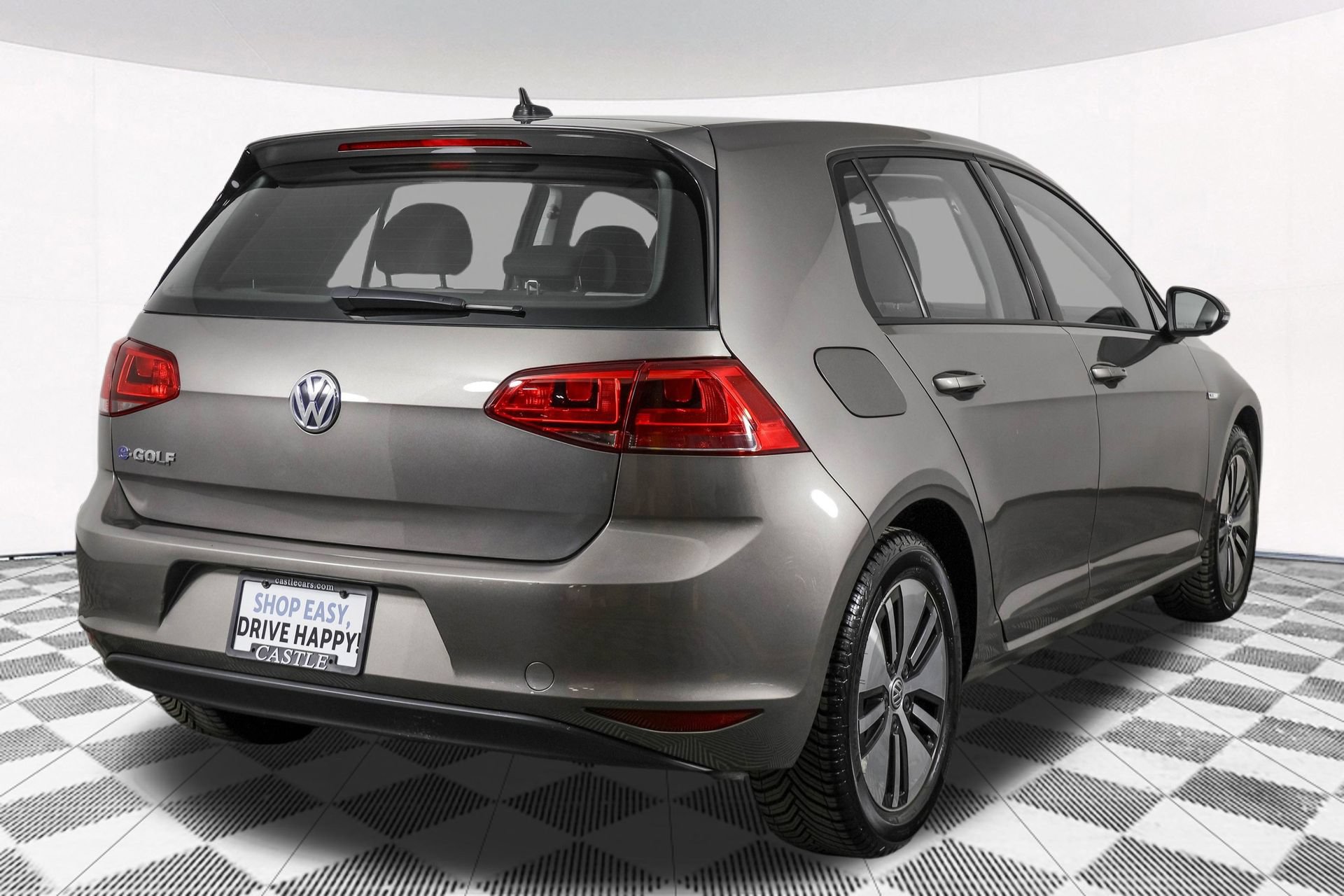 Used 2016 Volkswagen e-Golf SE w/ DC Fast Charging Package FWD image 16
