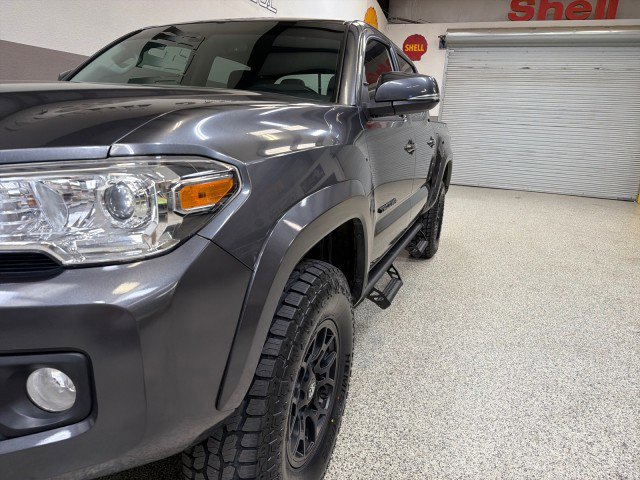 Used 2022 Toyota Tacoma SR5 w/ Technology Package image 10