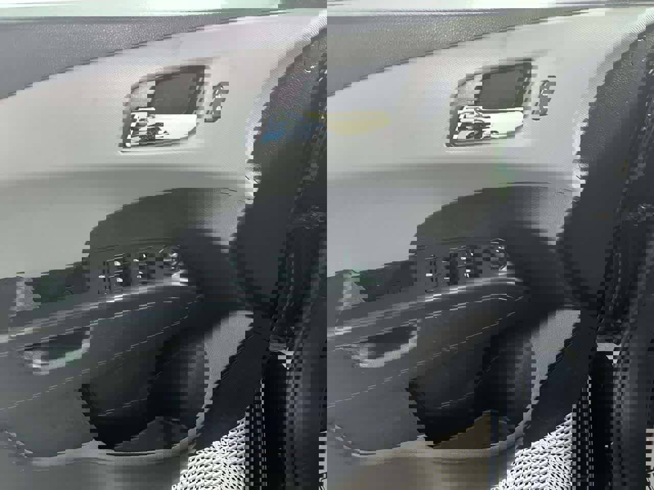 Used 2016 Chevrolet Sonic LT image 12