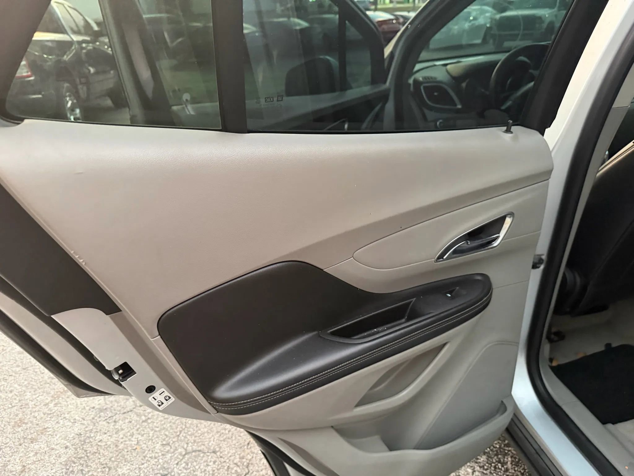 Used 2015 Buick Encore Convenience FWD image 10