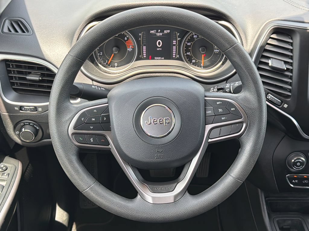 Used 2021 Jeep Cherokee Latitude FWD image 23