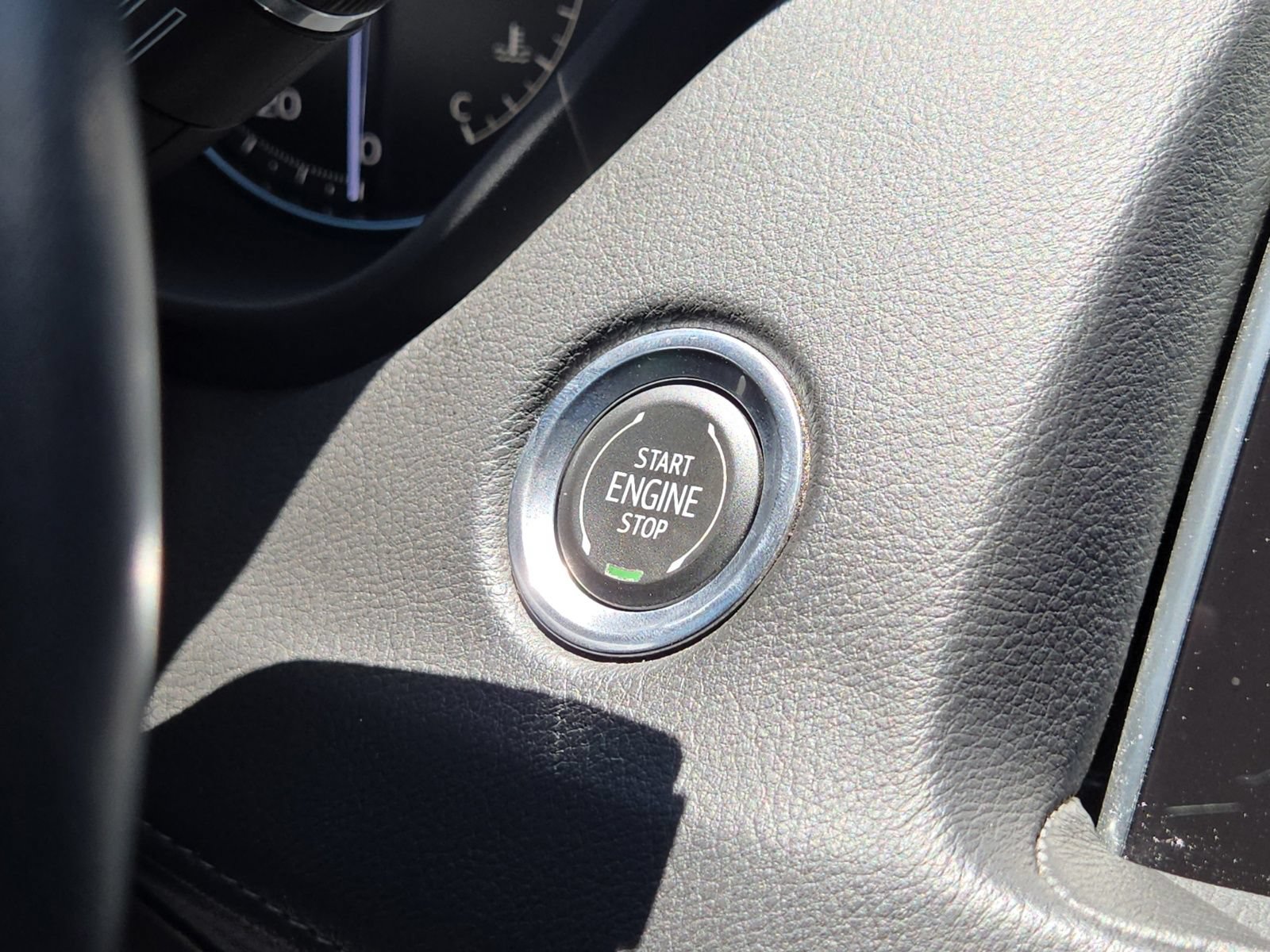 Used 2023 Cadillac XT4 Premium Luxury FWD image 31