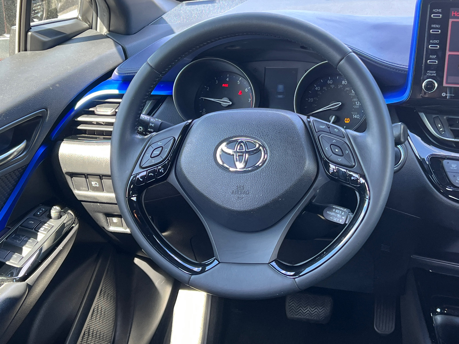 Used 2021 Toyota C-HR XLE FWD image 24